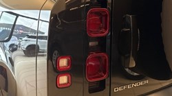 2023 (23) LAND ROVER DEFENDER 3.0 D300 HSE 110 5dr Auto 5202277
