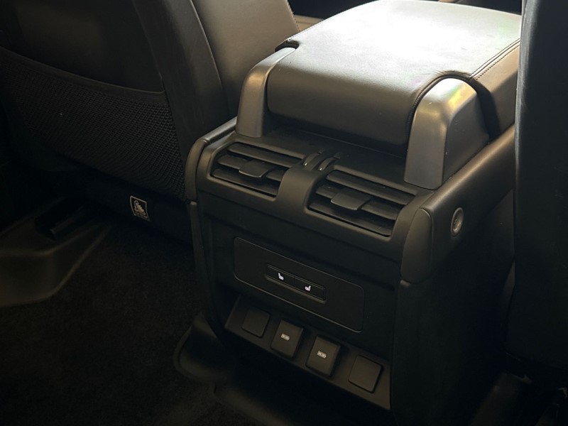 2023 (23) LAND ROVER DEFENDER 3.0 D300 HSE 110 5dr Auto 5183741