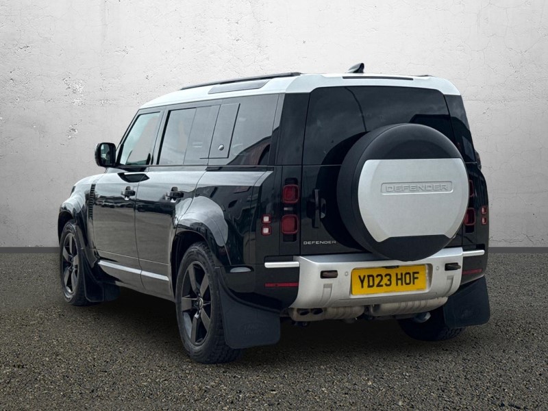 2023 (23) LAND ROVER DEFENDER 3.0 D300 HSE 110 5dr Auto 1