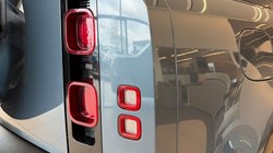 2024 (24) LAND ROVER DEFENDER 3.0 D250 X-Dynamic SE 110 5dr Auto 5177108