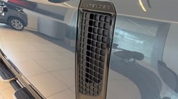 2024 (24) LAND ROVER DEFENDER 3.0 D250 X-Dynamic SE 110 5dr Auto 5177082