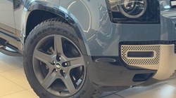 2024 (24) LAND ROVER DEFENDER 3.0 D250 X-Dynamic SE 110 5dr Auto 5177103