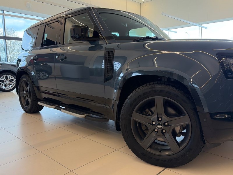 2024 (24) LAND ROVER DEFENDER 3.0 D250 X-Dynamic SE 110 5dr Auto 5177105