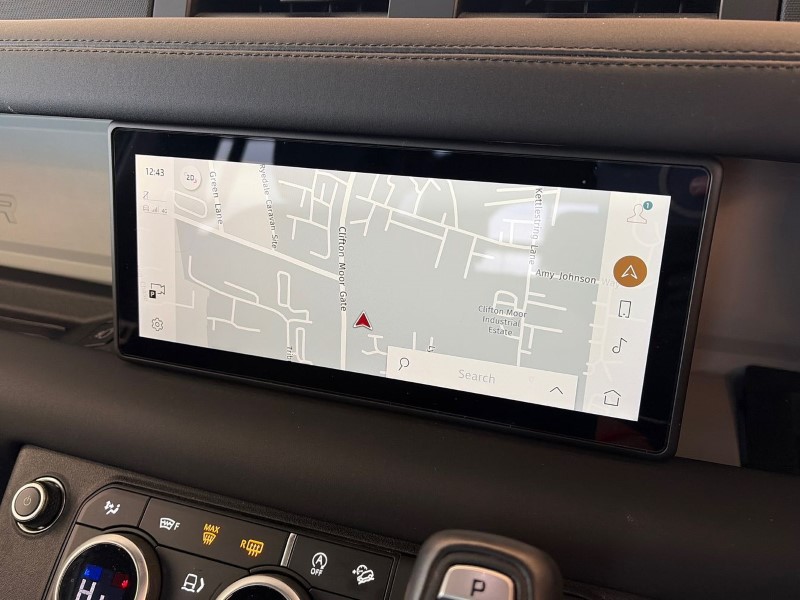 2024 (24) LAND ROVER DEFENDER 3.0 D250 X-Dynamic SE 110 5dr Auto 5177073