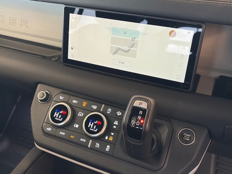 2024 (24) LAND ROVER DEFENDER 3.0 D250 X-Dynamic SE 110 5dr Auto 5177095