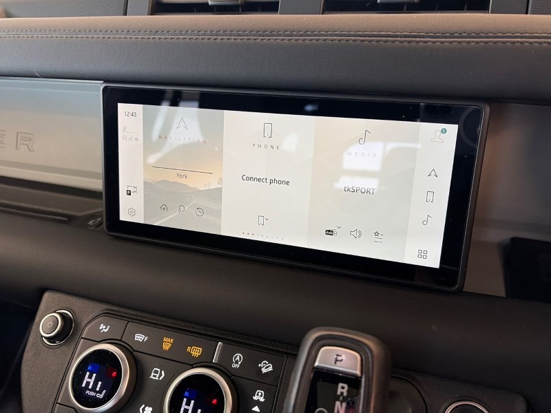 2024 (24) LAND ROVER DEFENDER 3.0 D250 X-Dynamic SE 110 5dr Auto 5177091