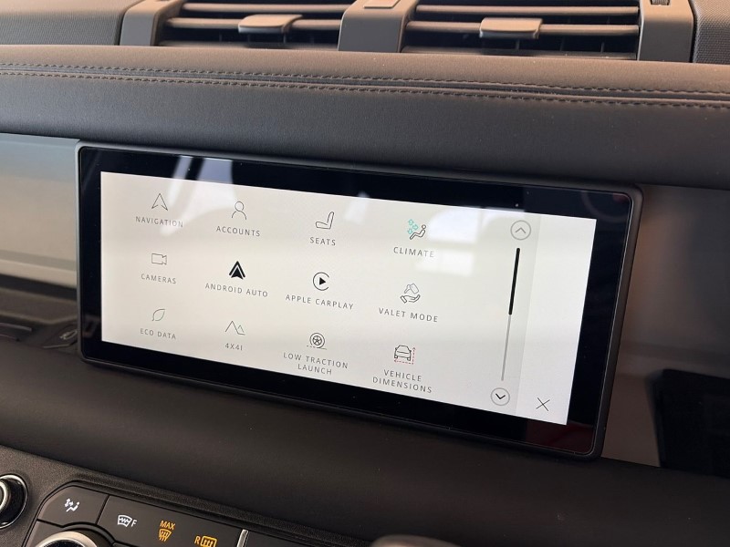 2024 (24) LAND ROVER DEFENDER 3.0 D250 X-Dynamic SE 110 5dr Auto 5177094