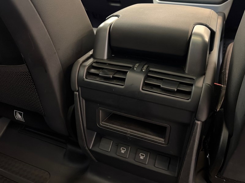 2024 (24) LAND ROVER DEFENDER 3.0 D250 X-Dynamic SE 110 5dr Auto 5177080