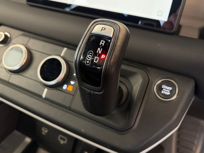 2024 (24) LAND ROVER DEFENDER 3.0 D250 X-Dynamic SE 110 5dr Auto 5177075