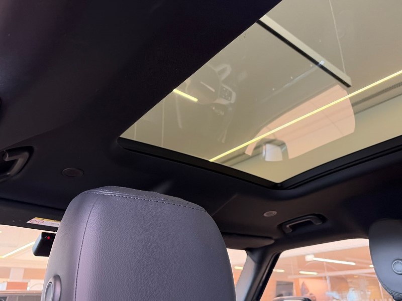 2024 (24) LAND ROVER DEFENDER 3.0 D250 X-Dynamic SE 110 5dr Auto 5177083