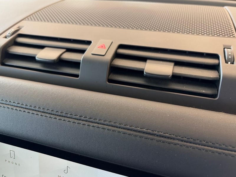 2024 (24) LAND ROVER DEFENDER 3.0 D250 X-Dynamic SE 110 5dr Auto 5177098