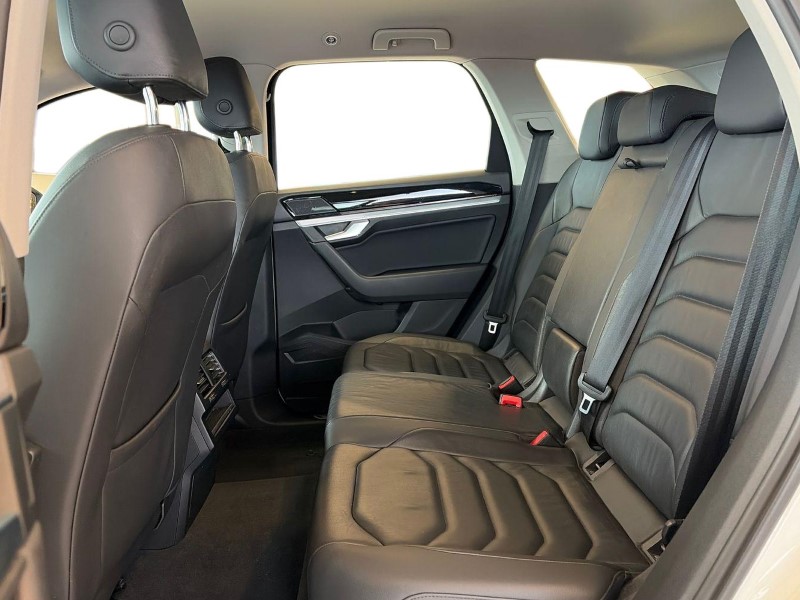 2019 (19) VOLKSWAGEN TOUAREG 3.0 V6 TDI 4Motion SEL 5dr Tip Auto 5178312