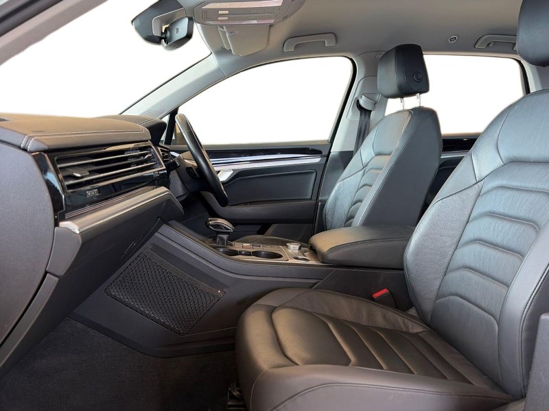 2019 (19) VOLKSWAGEN TOUAREG 3.0 V6 TDI 4Motion SEL 5dr Tip Auto 5178311