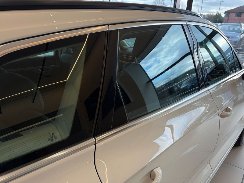 2019 (19) VOLKSWAGEN TOUAREG 3.0 V6 TDI 4Motion SEL 5dr Tip Auto 5178358