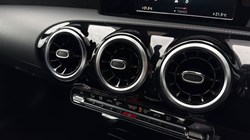 2018 (68) MERCEDES-BENZ A CLASS A200 AMG Line 5dr Auto 5172791