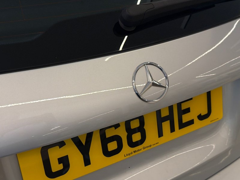 2018 (68) MERCEDES-BENZ A CLASS A200 AMG Line 5dr Auto 5172799