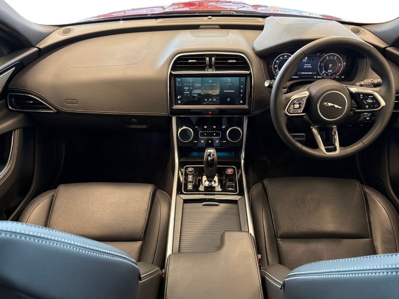 2024 (24) JAGUAR XE 2.0 D200 R-Dynamic SE Black 4dr Auto 5173743