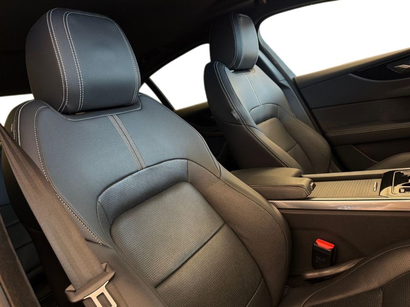 2024 (24) JAGUAR XE 2.0 D200 R-Dynamic SE Black 4dr Auto 5173759