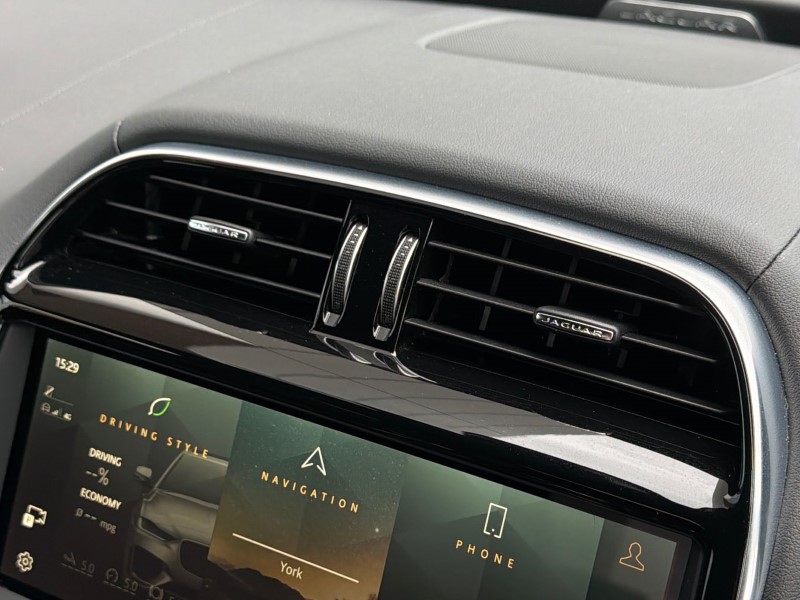 2024 (24) JAGUAR XE 2.0 D200 R-Dynamic SE Black 4dr Auto 5173768