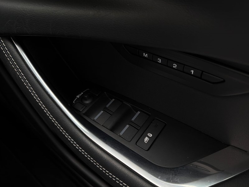 2024 (24) JAGUAR XE 2.0 D200 R-Dynamic SE Black 4dr Auto 5173756