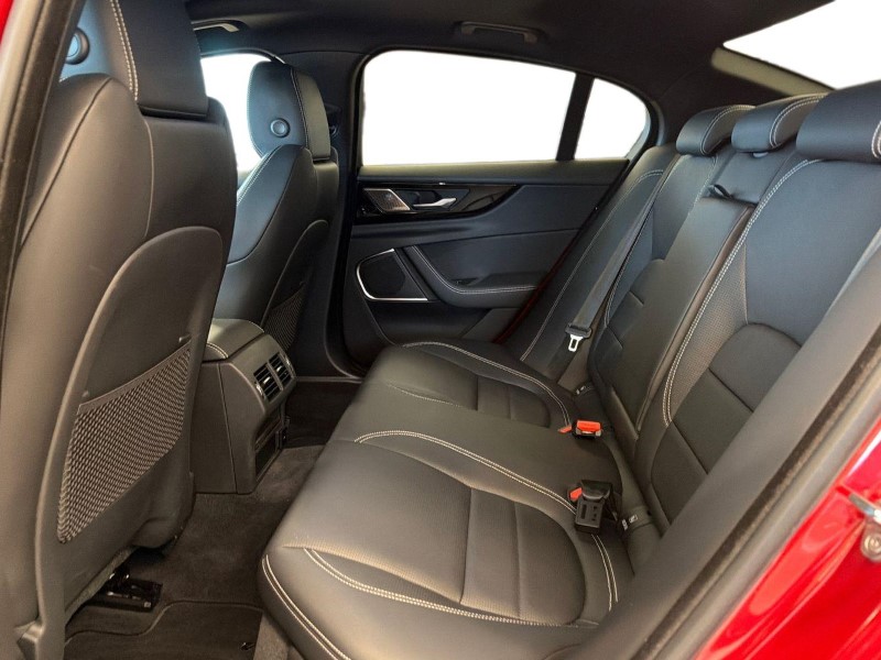 2024 (24) JAGUAR XE 2.0 D200 R-Dynamic SE Black 4dr Auto 5173738