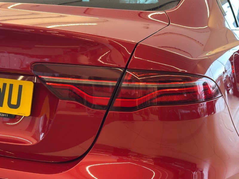 2024 (24) JAGUAR XE 2.0 D200 R-Dynamic SE Black 4dr Auto 5173779