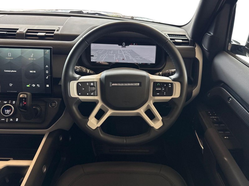 2026 (26) LAND ROVER DEFENDER 3.0 D250 X-Dynamic SE 110 5dr Auto 5801750