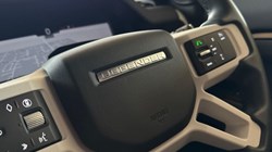 2026 (26) LAND ROVER DEFENDER 3.0 D250 X-Dynamic SE 110 5dr Auto 5801761