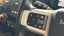 2026 (26) LAND ROVER DEFENDER 3.0 D250 X-Dynamic SE 110 5dr Auto 5801762