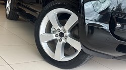2026 (26) LAND ROVER DEFENDER 3.0 D250 X-Dynamic SE 110 5dr Auto 5801775
