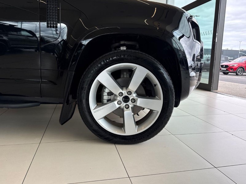 2026 (26) LAND ROVER DEFENDER 3.0 D250 X-Dynamic SE 110 5dr Auto 5801743
