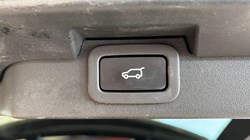 2019 (19) LAND ROVER DISCOVERY 2.0 SD4 HSE Luxury 5dr Auto 5165998