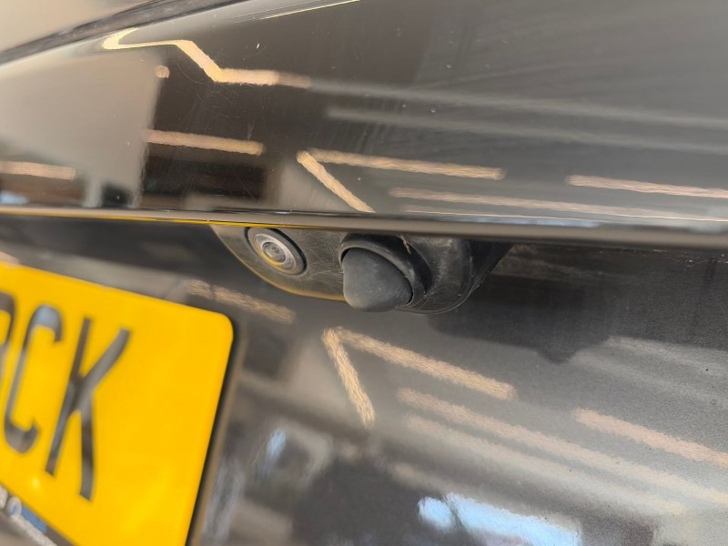 2019 (19) LAND ROVER DISCOVERY 2.0 SD4 HSE Luxury 5dr Auto 5165999