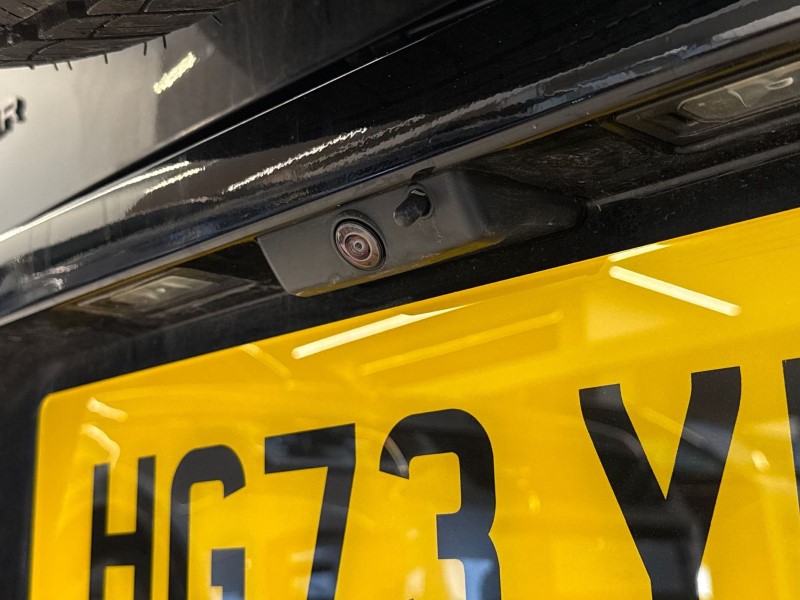 2024 (73) LAND ROVER DEFENDER 3.0 D250 X-Dynamic HSE 90 3dr Auto 5200066