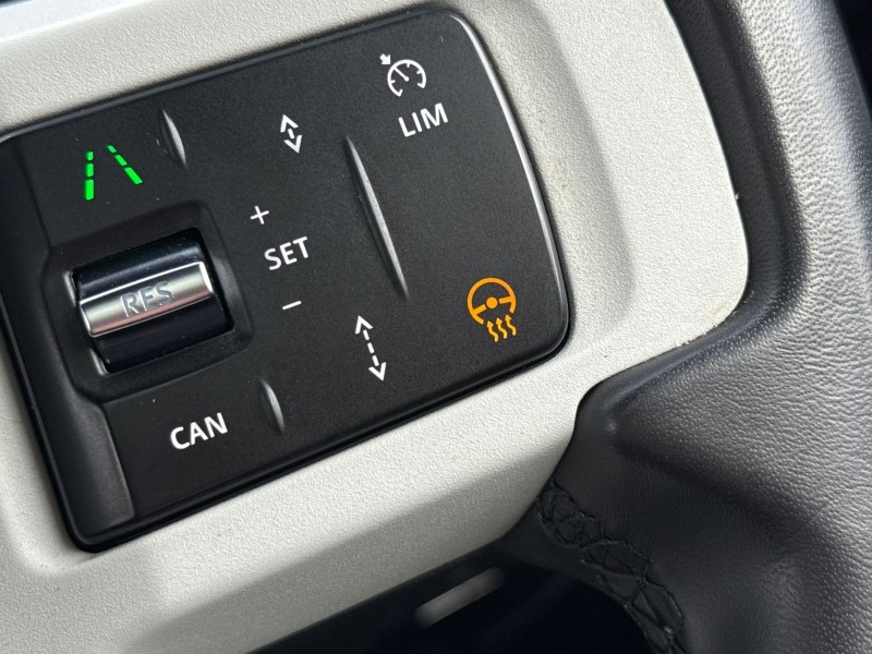 2024 (73) LAND ROVER DEFENDER 3.0 D250 X-Dynamic HSE 90 3dr Auto 5200055