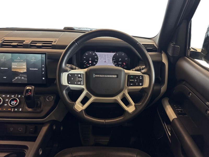 2024 (73) LAND ROVER DEFENDER 3.0 D250 X-Dynamic HSE 90 3dr Auto 5200043