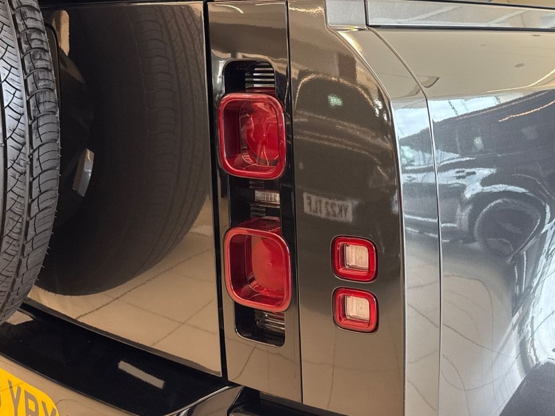 2024 (73) LAND ROVER DEFENDER 3.0 D250 X-Dynamic HSE 90 3dr Auto 5200072