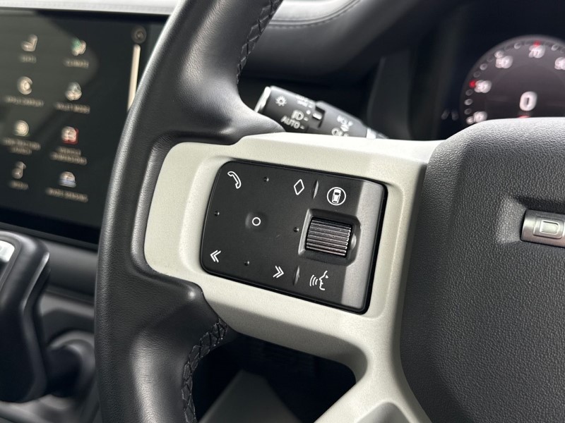 2024 (73) LAND ROVER DEFENDER 3.0 D250 X-Dynamic HSE 90 3dr Auto 5200056