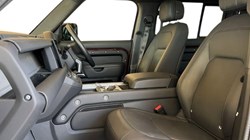 2025 (25) LAND ROVER DEFENDER 3.0 D350 Sedona Edition 110 5dr Auto 5253346