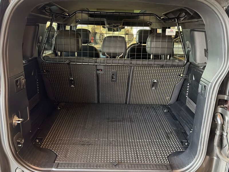 2025 (25) LAND ROVER DEFENDER 3.0 D350 Sedona Edition 110 5dr Auto 5220366