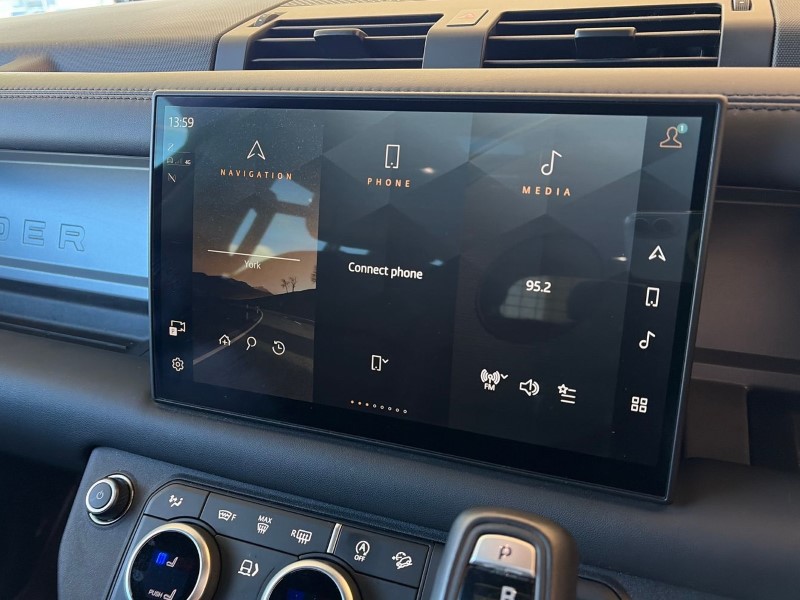 2025 (25) LAND ROVER DEFENDER 3.0 D350 Sedona Edition 110 5dr Auto 5220386