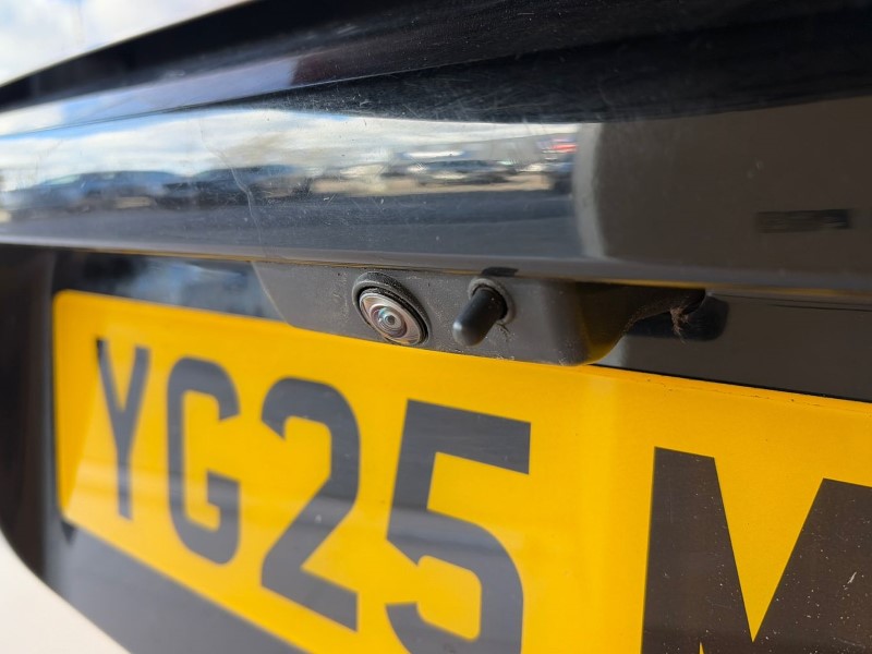 2025 (25) LAND ROVER DEFENDER 3.0 D350 Sedona Edition 110 5dr Auto 5220399