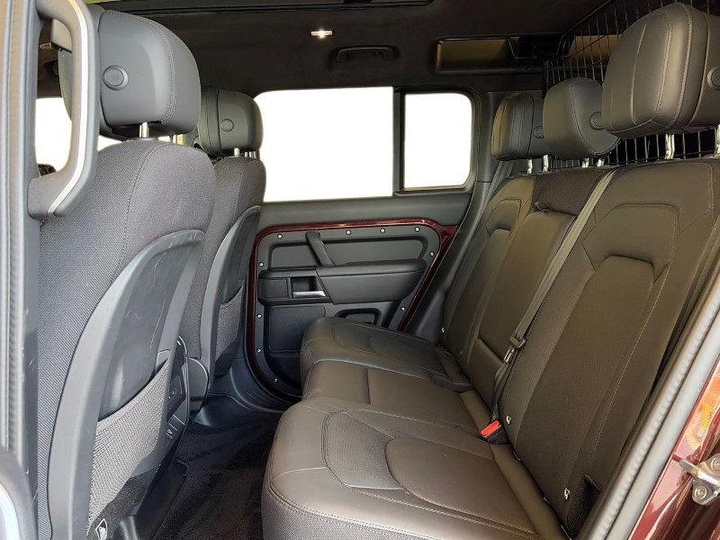 2025 (25) LAND ROVER DEFENDER 3.0 D350 Sedona Edition 110 5dr Auto 5220360