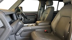 2025 (25) LAND ROVER DEFENDER 3.0 D350 Sedona Edition 110 5dr Auto 5220359