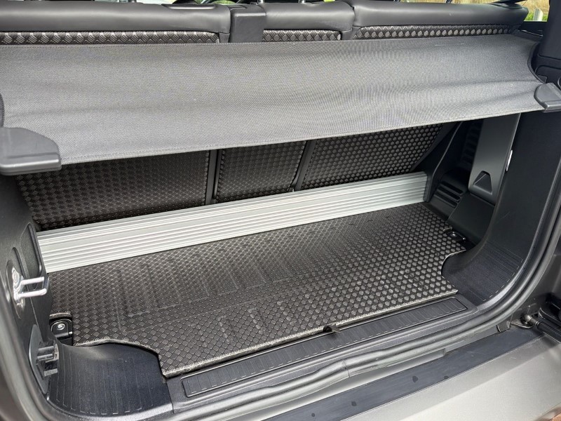 2023 (72) LAND ROVER DEFENDER 3.0 D250 X-Dynamic HSE 90 3dr Auto 5199443