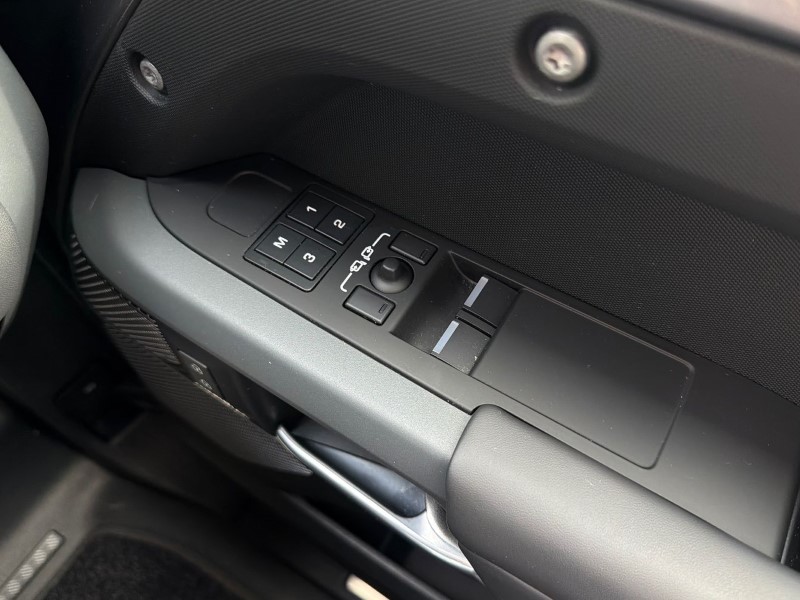 2023 (72) LAND ROVER DEFENDER 3.0 D250 X-Dynamic HSE 90 3dr Auto 5199428