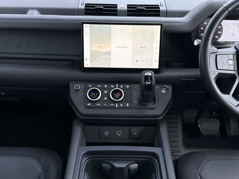 2023 (72) LAND ROVER DEFENDER 3.0 D250 X-Dynamic HSE 90 3dr Auto 5199419