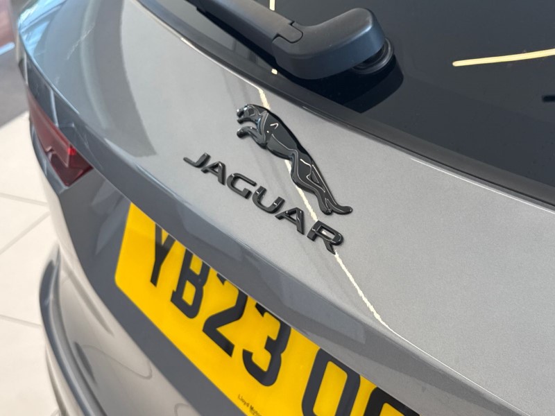 2023 (23) JAGUAR F-PACE 2.0 D200 R-Dynamic SE Black 5dr Auto AWD 5195966
