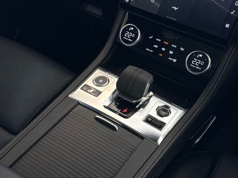 2023 (23) JAGUAR F-PACE 2.0 D200 R-Dynamic SE Black 5dr Auto AWD 5195933