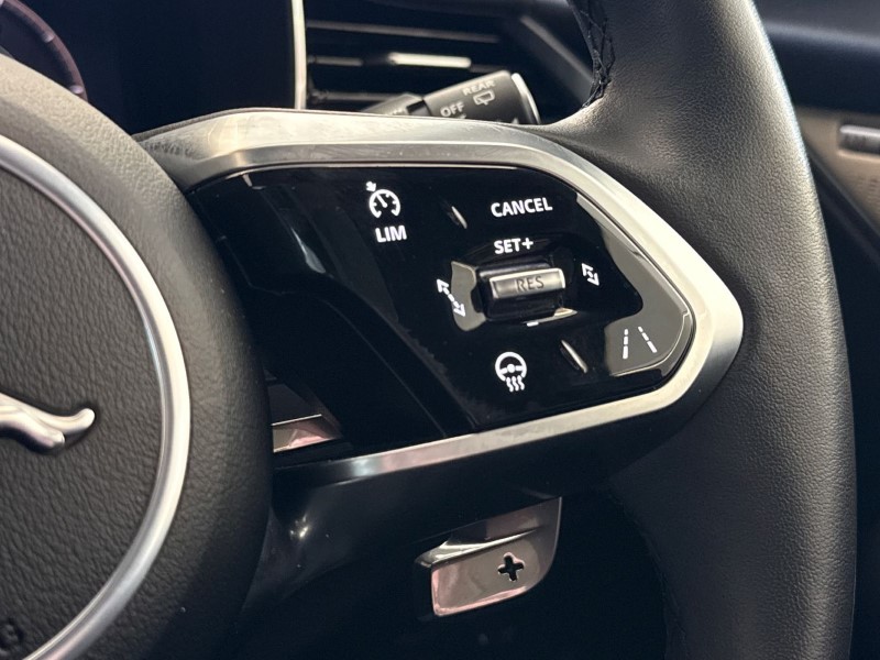 2023 (23) JAGUAR F-PACE 2.0 D200 R-Dynamic SE Black 5dr Auto AWD 5195949